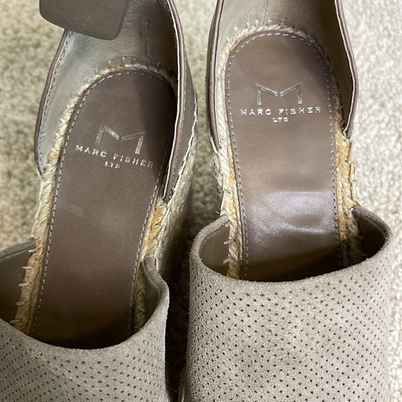 Marc Fisher Taupe/Neutral platform espadrilles.  Size 5 - Picture 10 of 11